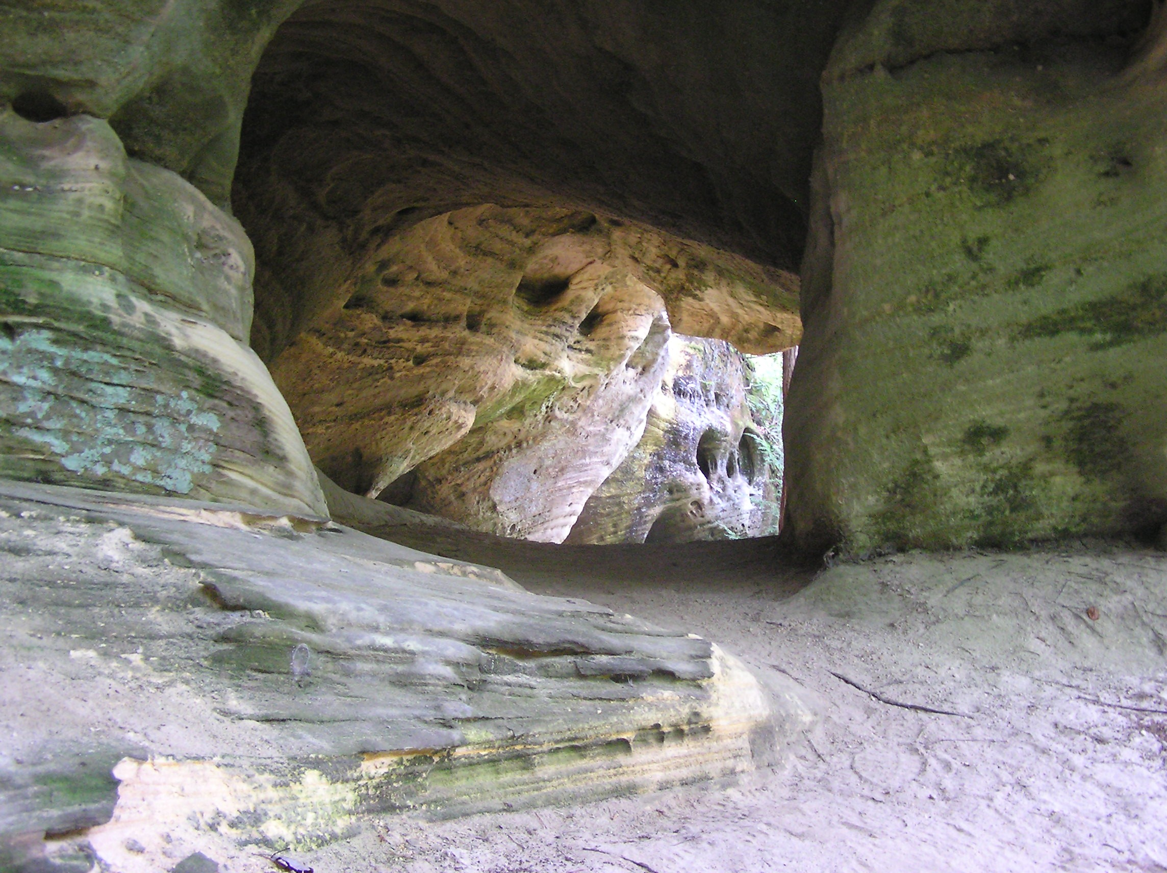 Sandstone rockhouse in Pogue Creek Canyon