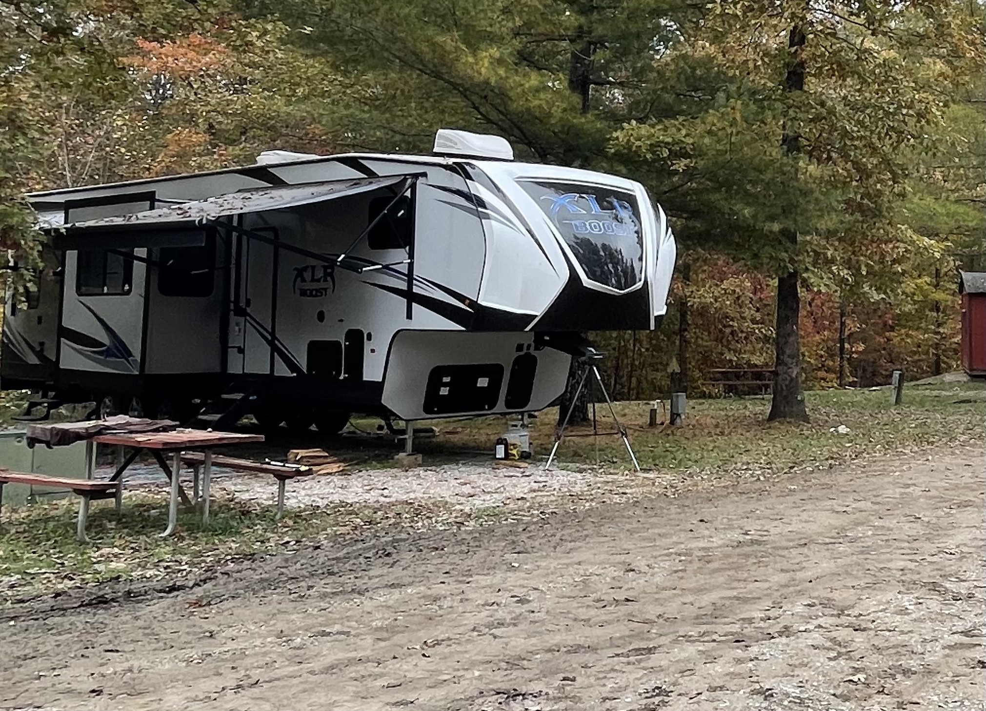Campsite 20 Full Hookup 50amp (50′ max) Laurel Creek Campground